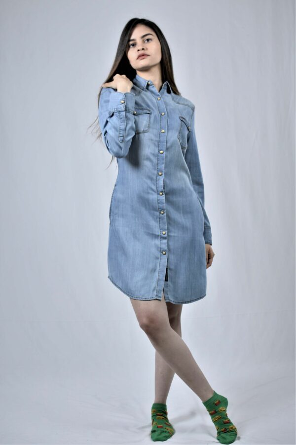 Vestido en Denim Mangas Largas 4 Bolsillos Cuello Camisero Modelo Dress Ml Dylia SA2919-2 Light Blue